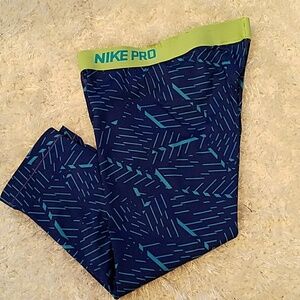 Nike Pro Dri Fit exercise capri pants